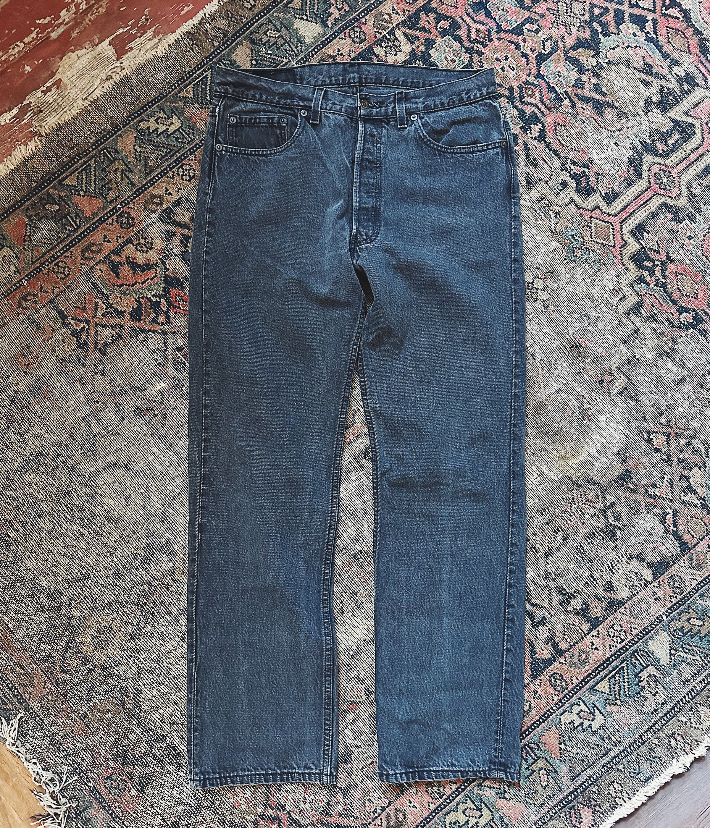 levis_22_front.jpg?v=1731533328