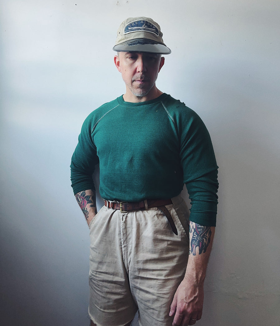 Vintage Raglan Sleeve Sweatshirt – Medium